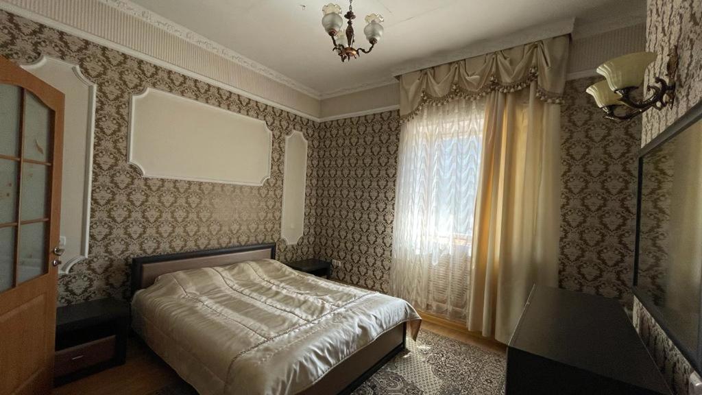 Rosa Roze Luxe House Hotel Karagandy Exterior foto