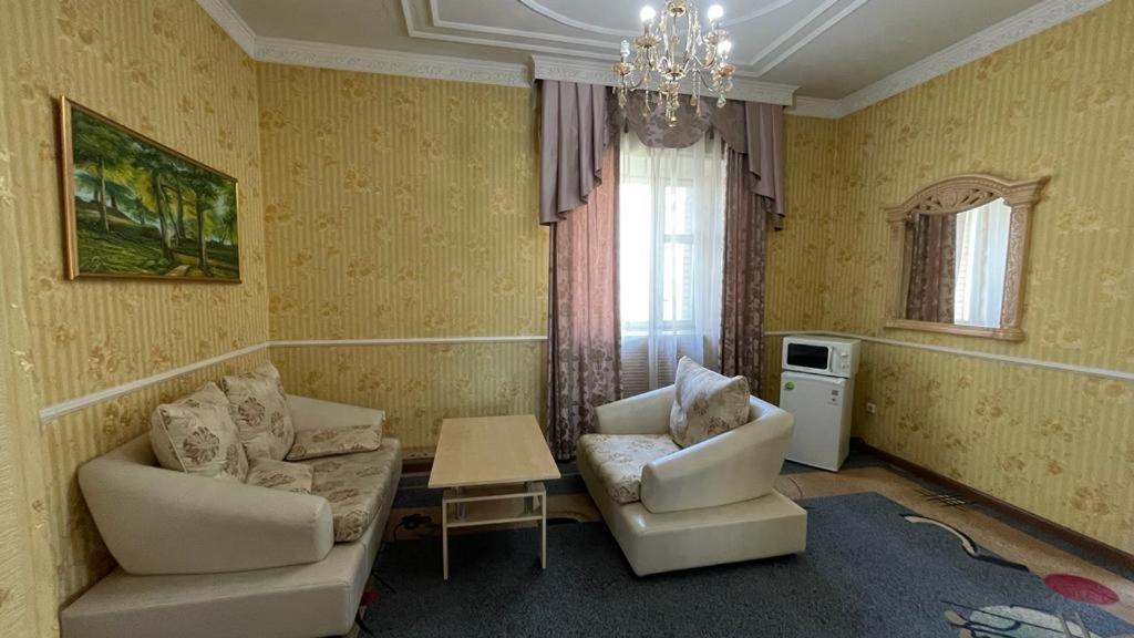 Rosa Roze Luxe House Hotel Karagandy Exterior foto
