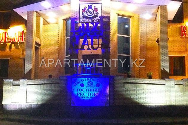 Rosa Roze Luxe House Hotel Karagandy Exterior foto